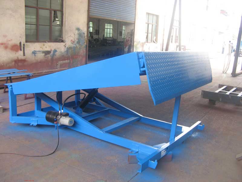 Hydraulic Dock Leveler